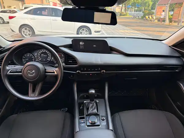 Mazda 3 Axela 2023