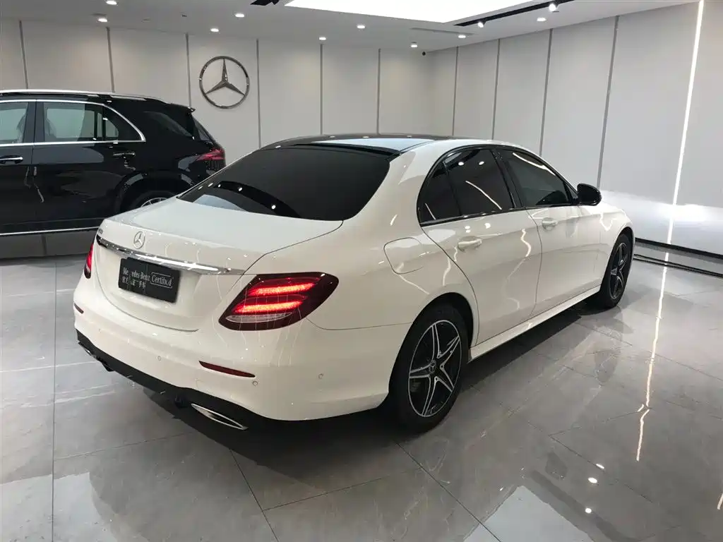 Mercedes-Benz E-Class 2020 — фото 17