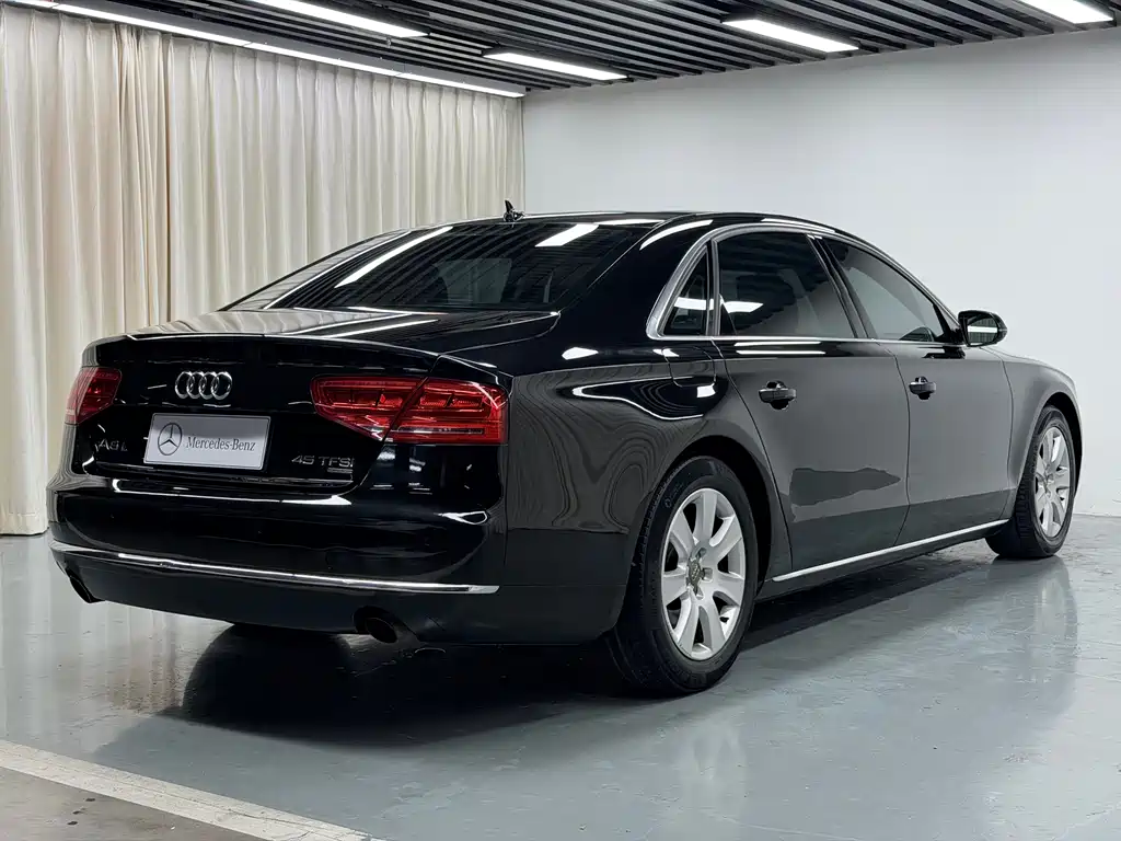 Audi A8 2013 — фото 22
