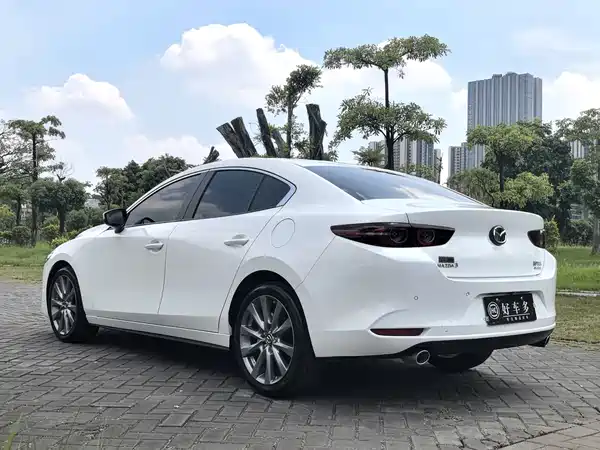 Mazda 3 Axela 2024
