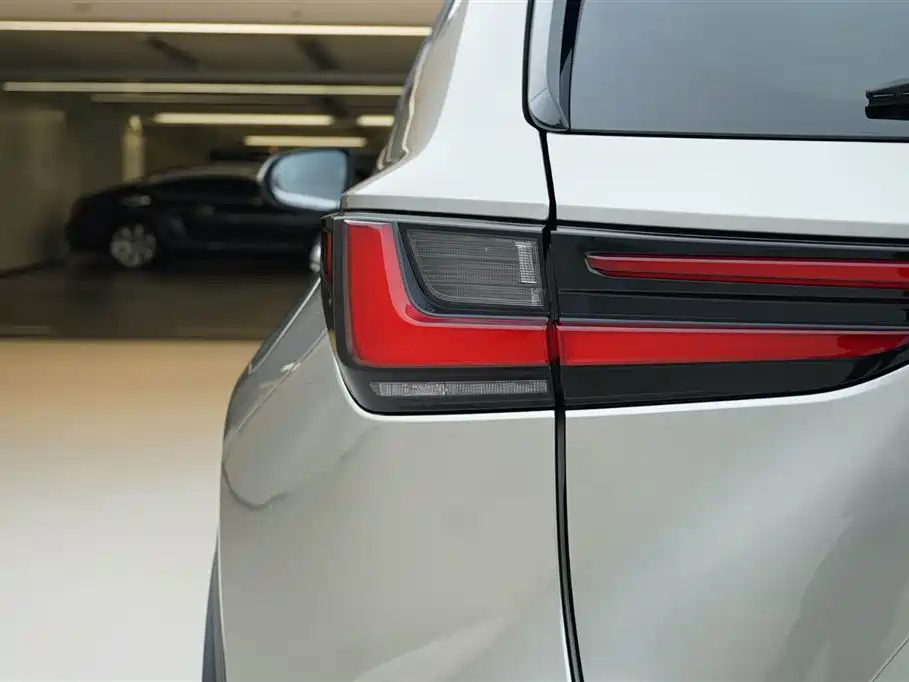 Lexus NX 2023 — фото 16