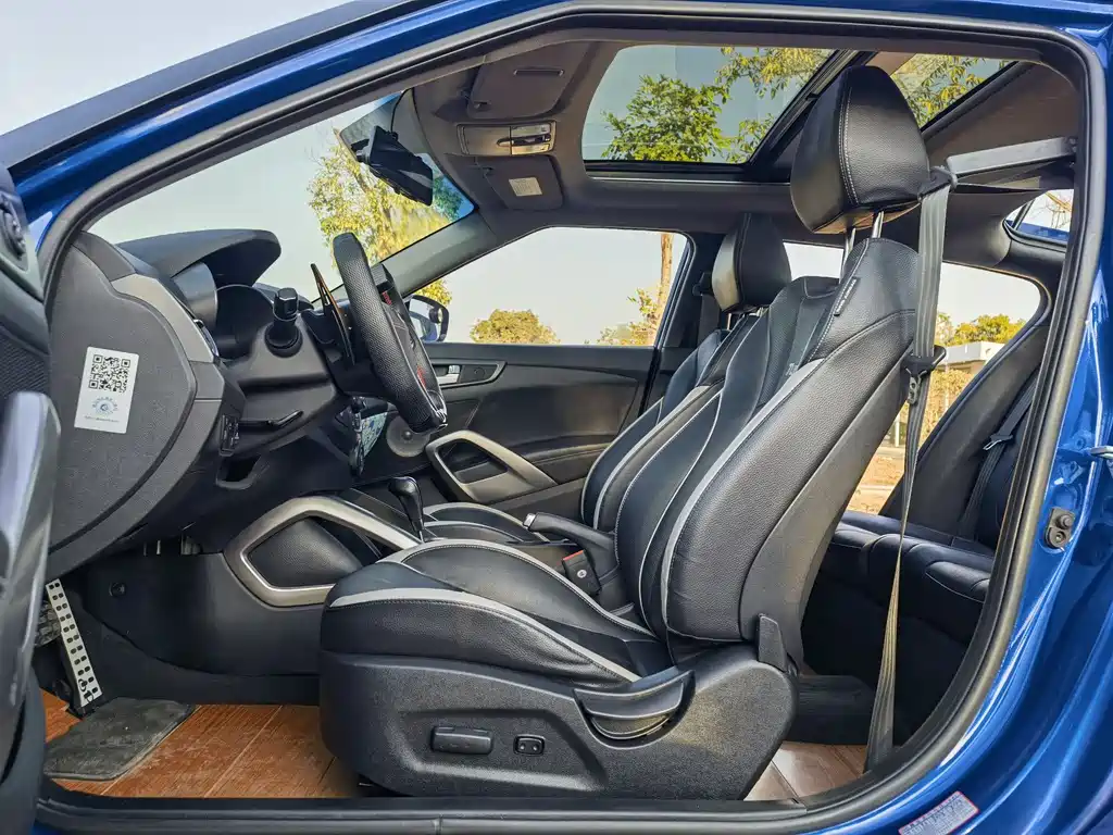 Hyundai Veloster 2015 — фото 16