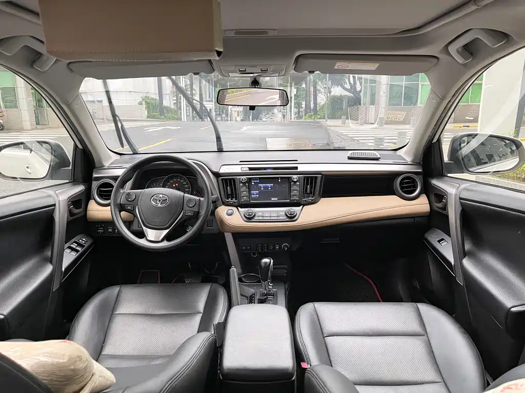 Toyota RAV4 2016 — фото 15