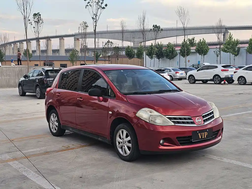 Nissan Tiida 2010
