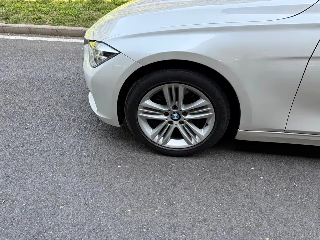 BMW 3 Series 2017 — фото 13