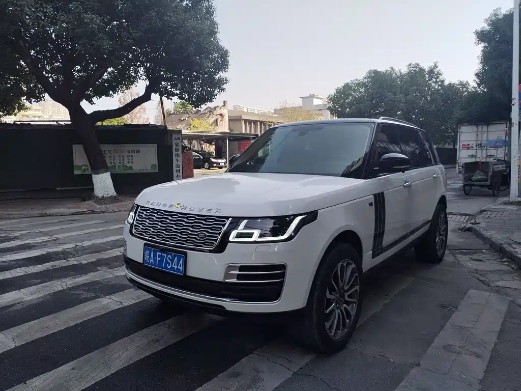 Land Rover Range Rover 2015 — фото 1