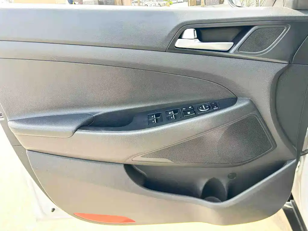 Hyundai Tucson 2017 — фото 12