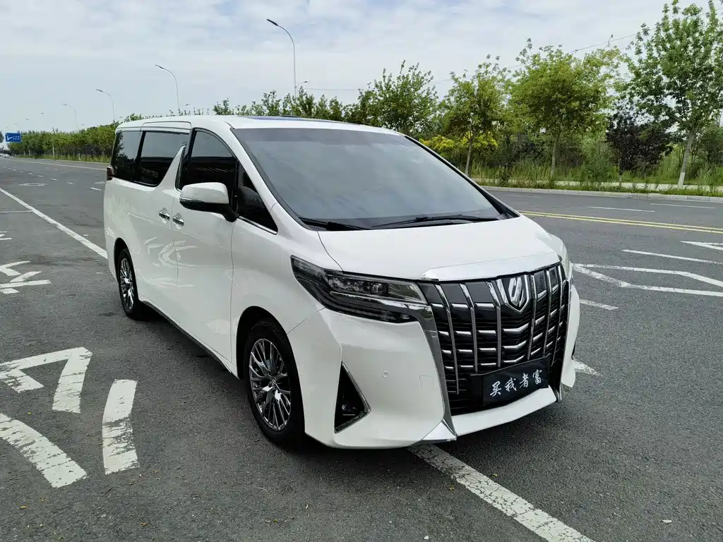 Toyota Alphard 2017 — фото 3