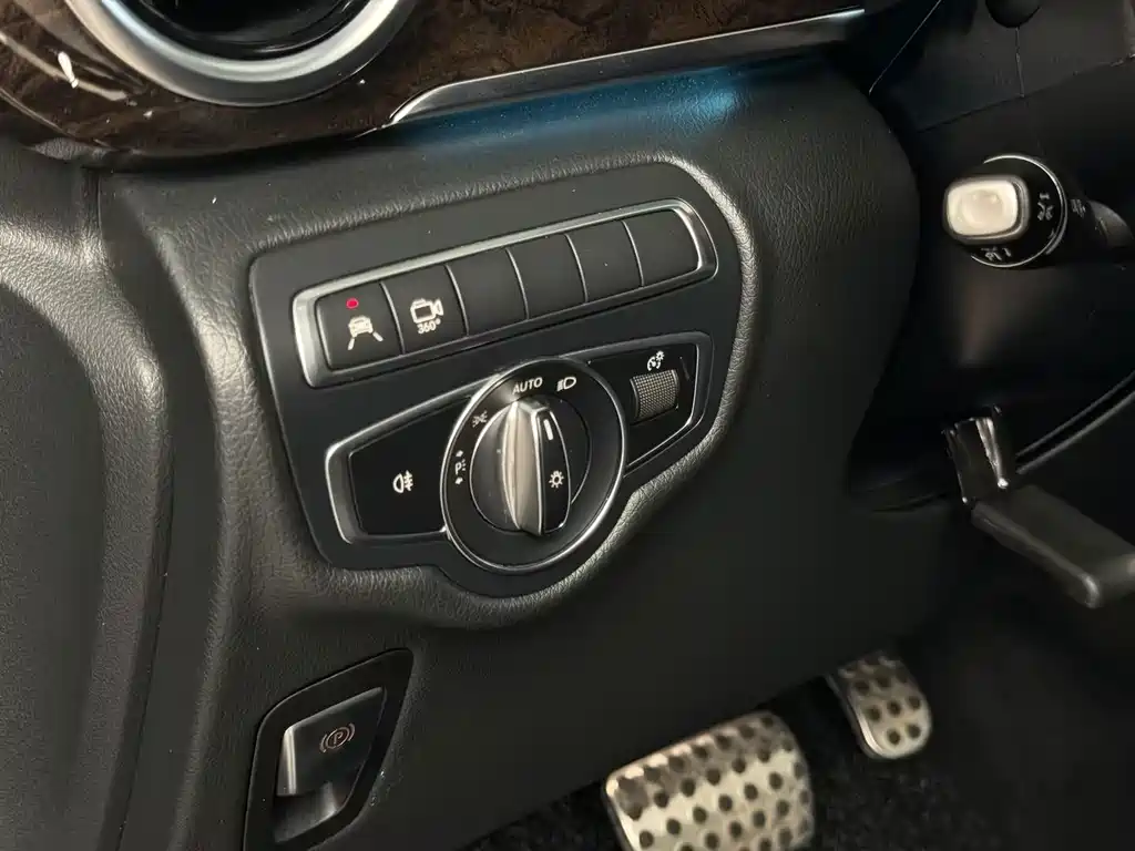 Mercedes-Benz V-Class 2019 — фото 12