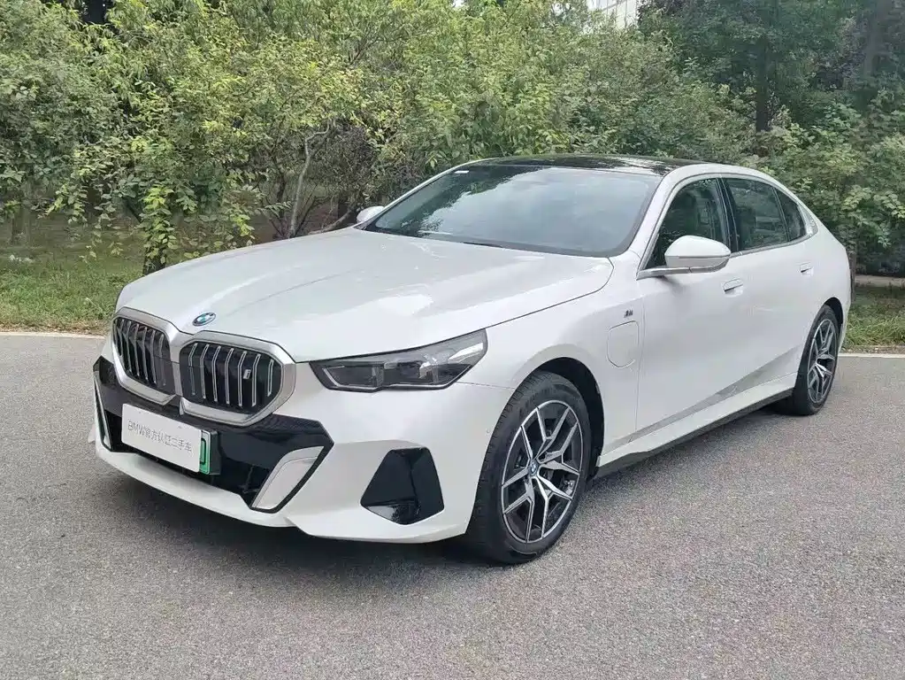 BMW i5 2025