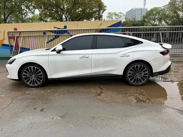 MG MG7 2023