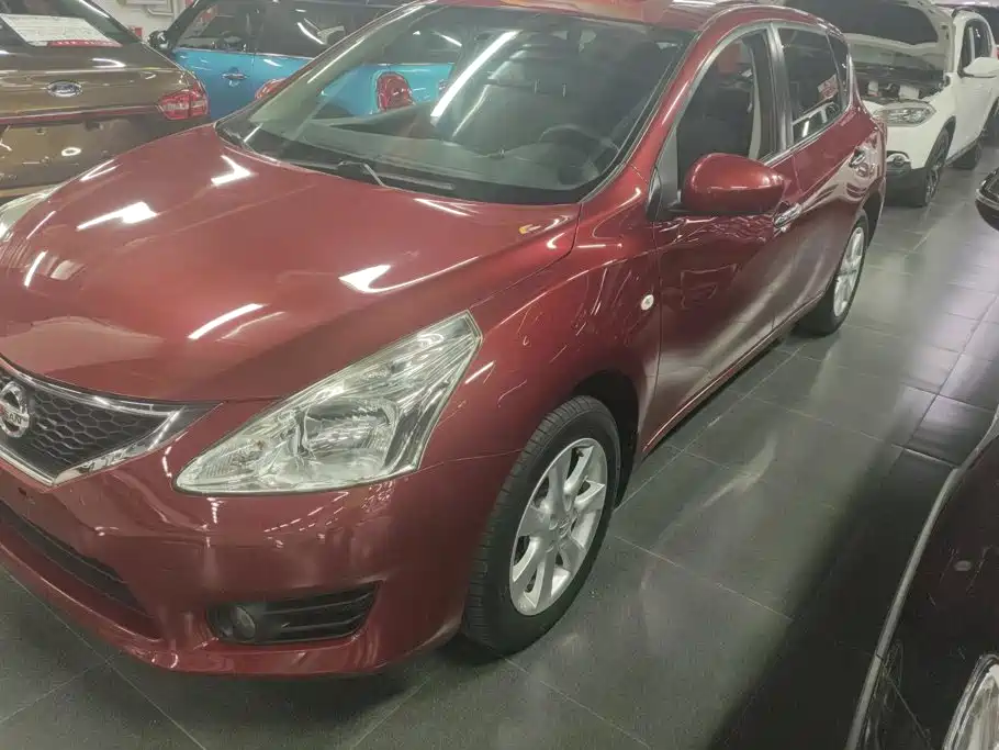 Nissan Tiida 2013