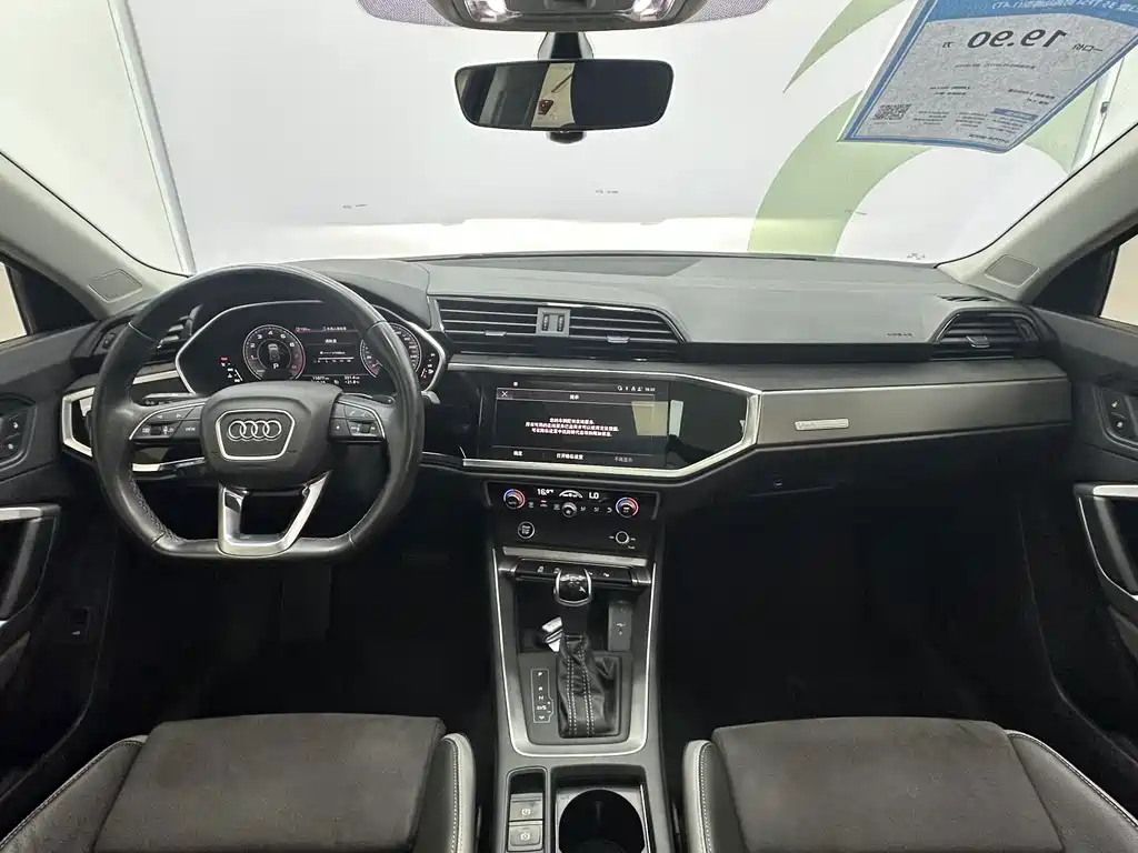 Audi Q3 2023 — фото 10