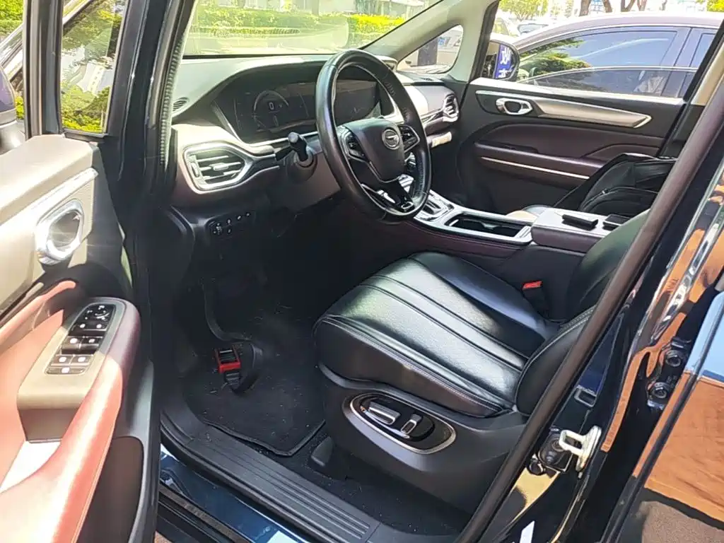 GAC Trumpchi M6 2022 — фото 16