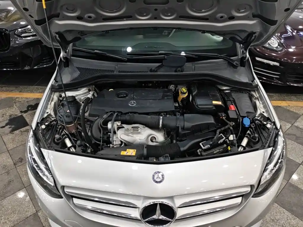 Mercedes-Benz B-Class 2015 — фото 20