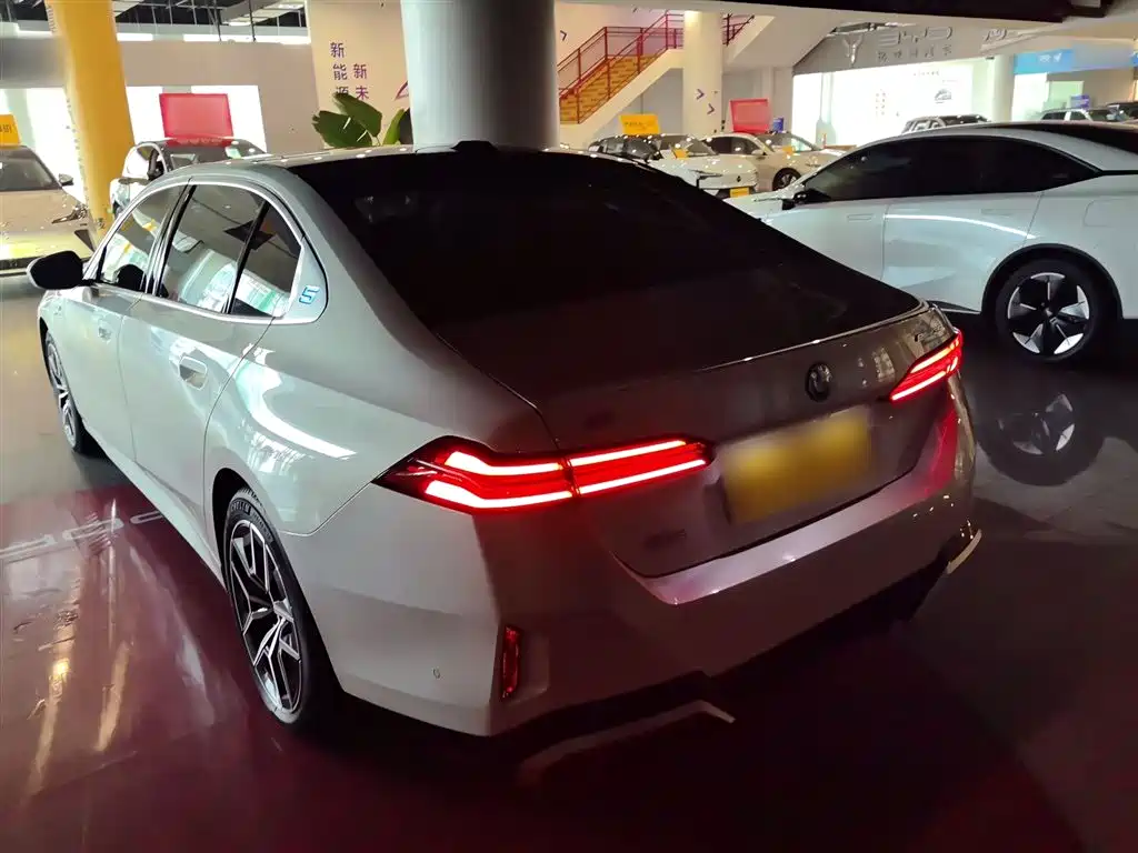 BMW i5 2024 — фото 5