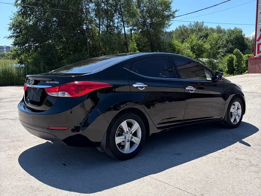 Hyundai Elantra 2013