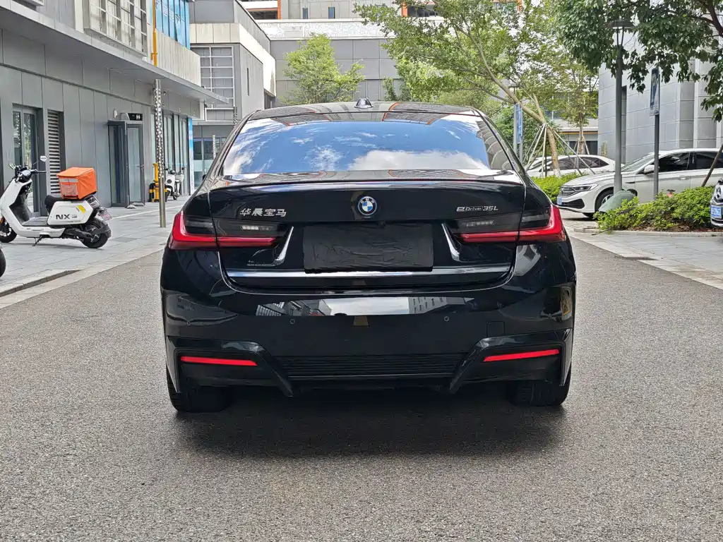BMW i3 2023 — фото 17