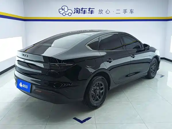 BYD Seal 05 DM-i 2025