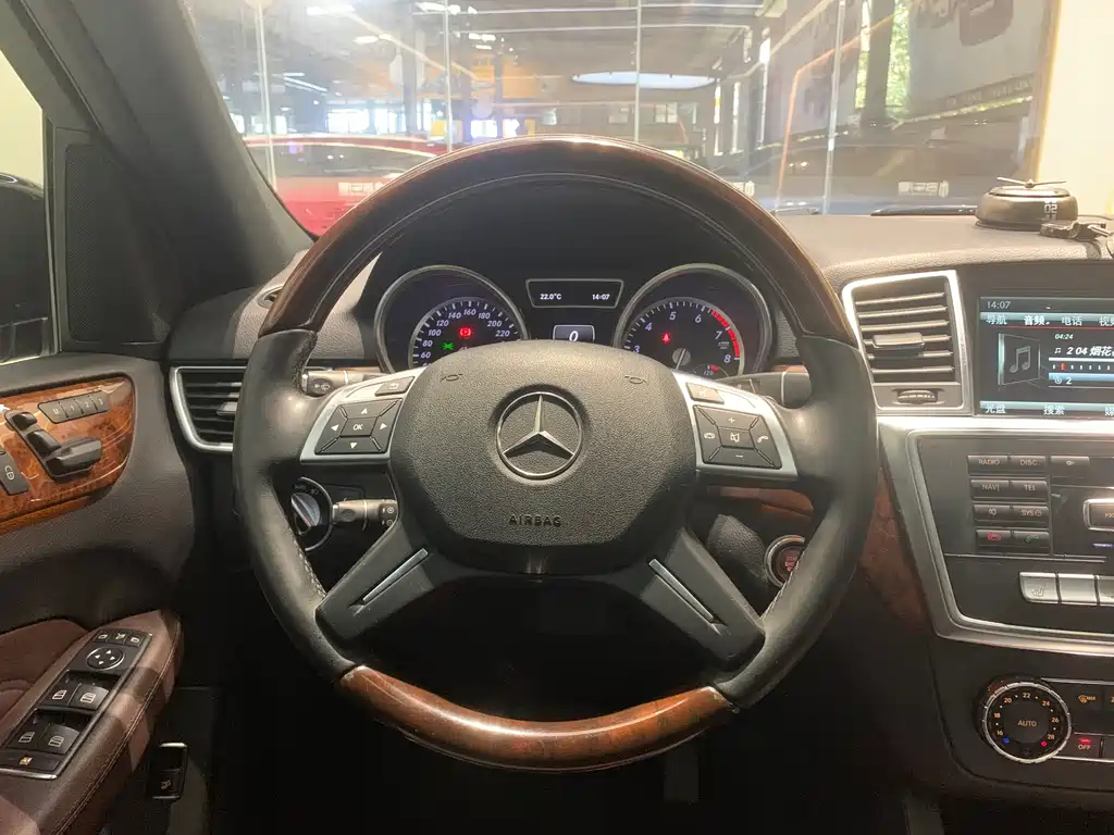 Mercedes-Benz M-Class 2014 — фото 10