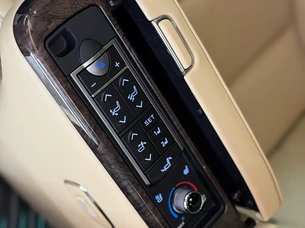 Toyota Alphard 2021 — фото 14
