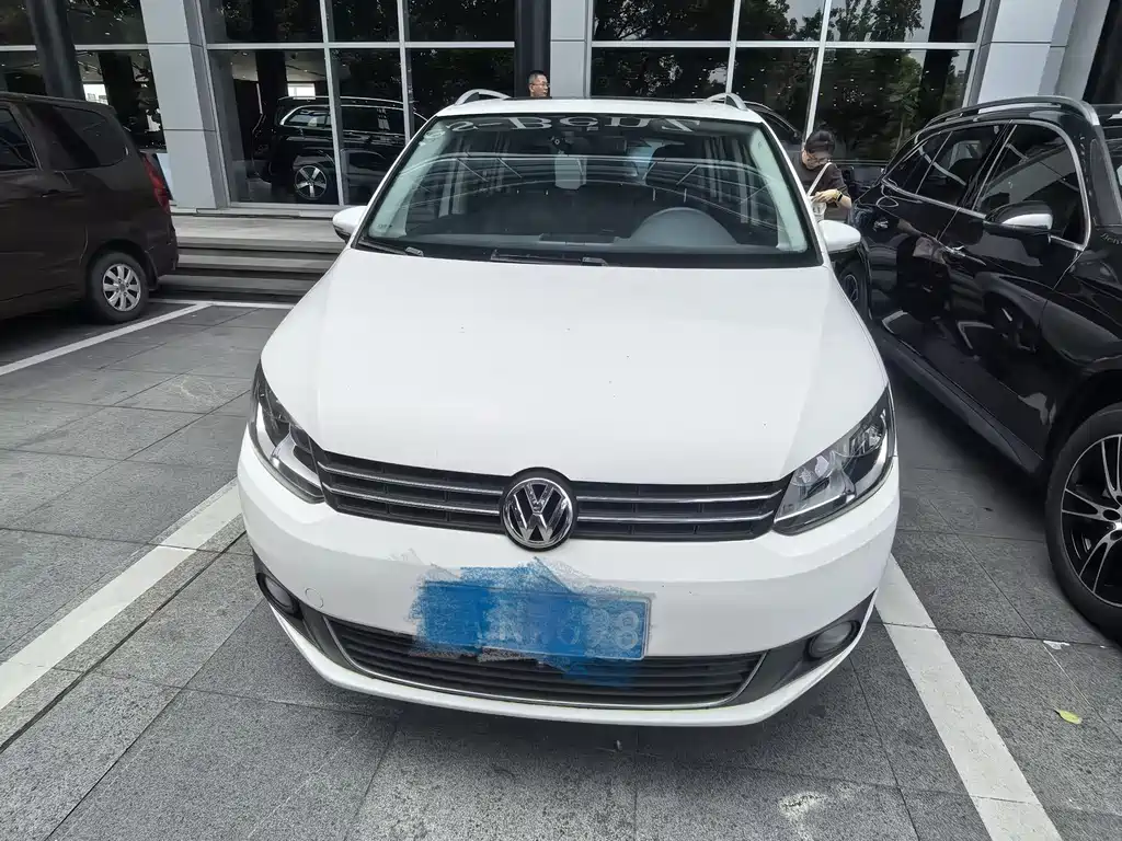 Volkswagen Touran 2014