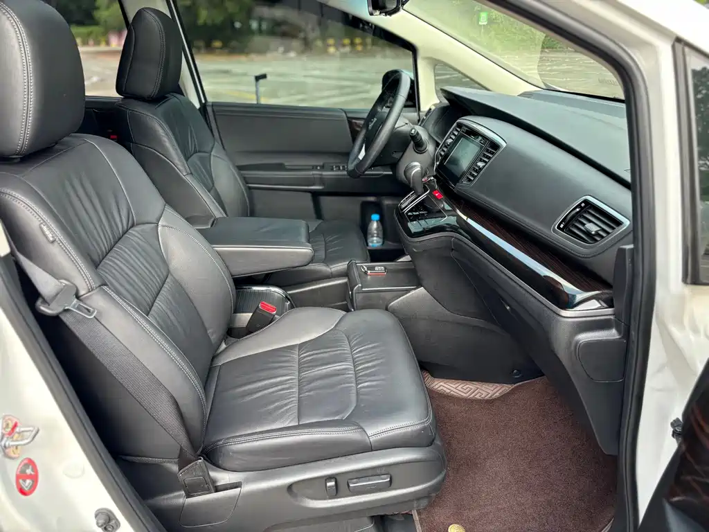 Honda Odyssey 2019 — фото 25