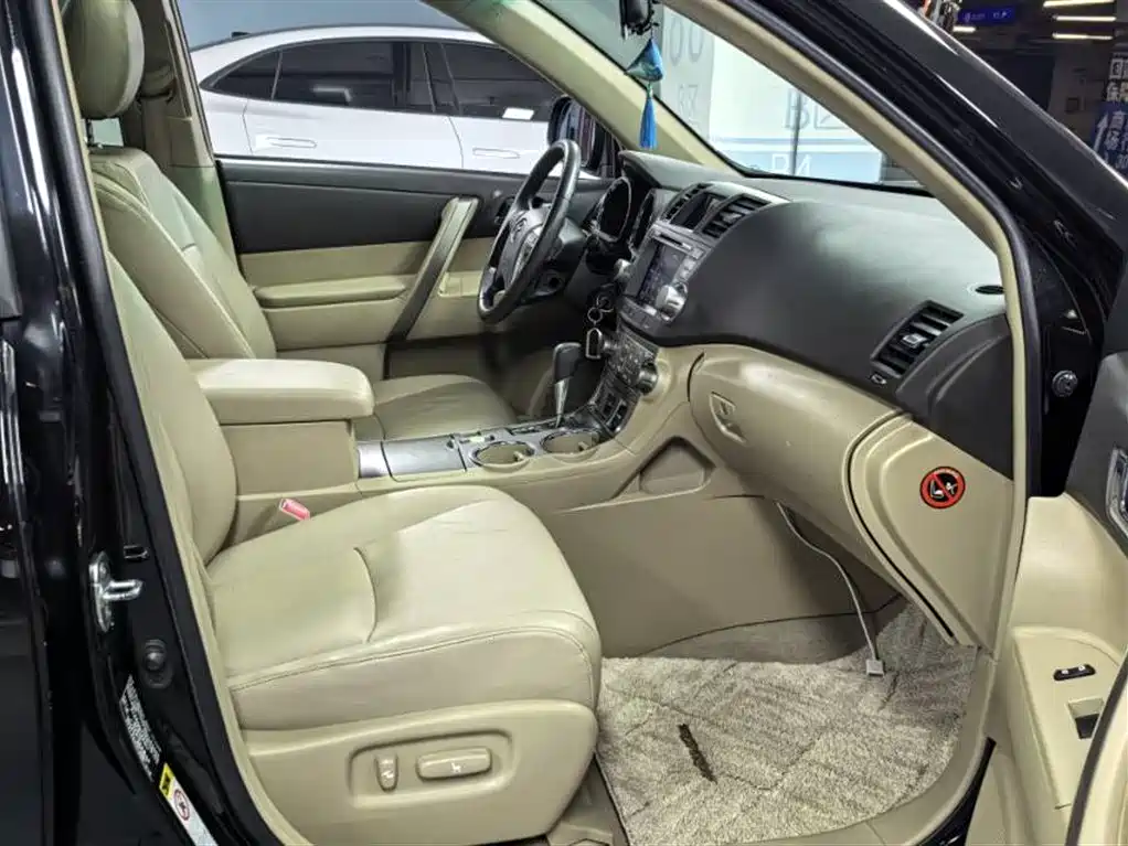 Toyota Highlander 2011 — фото 12
