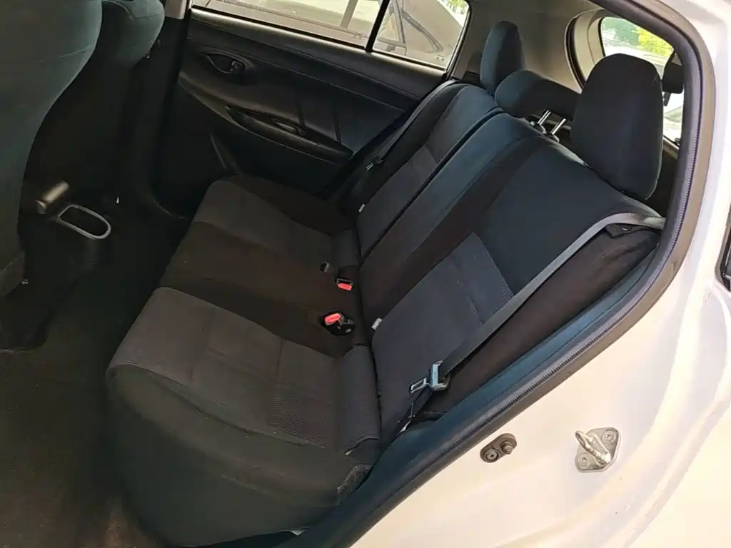Toyota Yaris L 2017 — фото 17