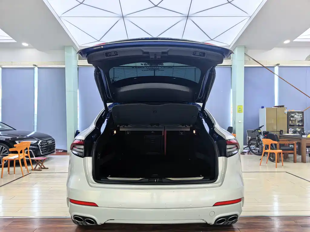 Maserati Levante 2020 — фото 14