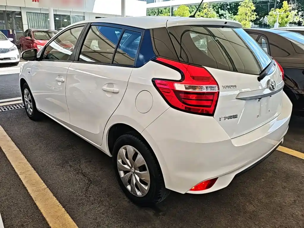 Toyota Yaris L 2017 — фото 5