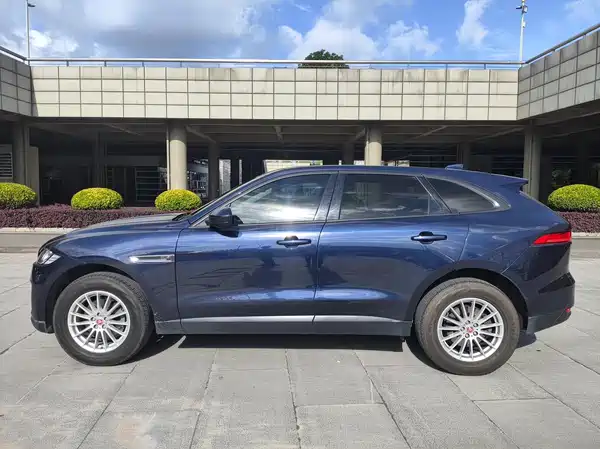 Jaguar F-PACE 2017