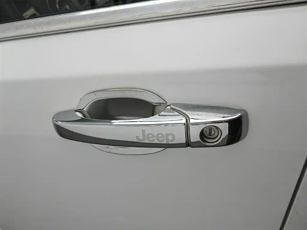 Jeep Compass 2014 — фото 18
