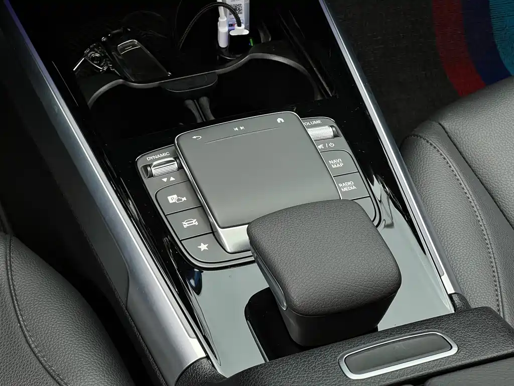 Mercedes-Benz GLB 2023 — фото 18