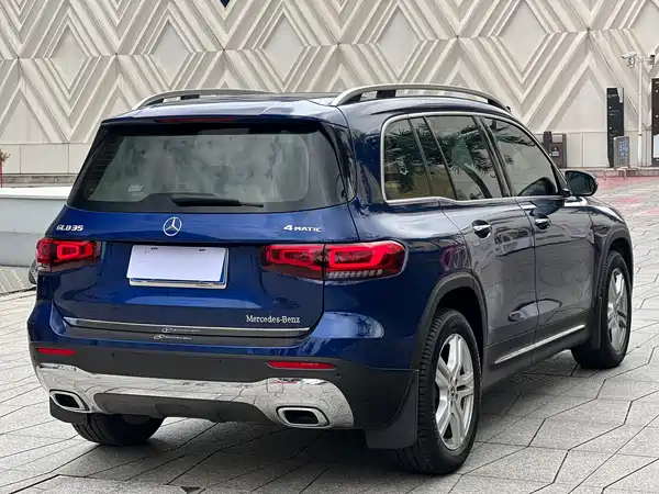 Mercedes-Benz GLB 2023