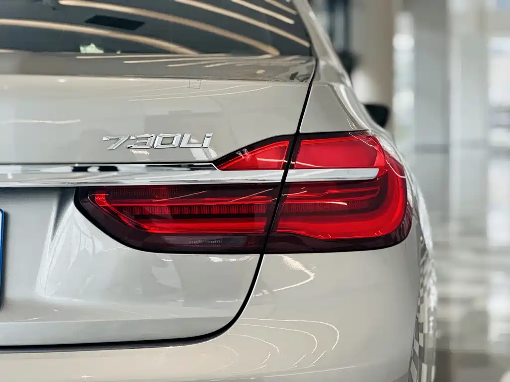 BMW 7 Series 2018 — фото 7