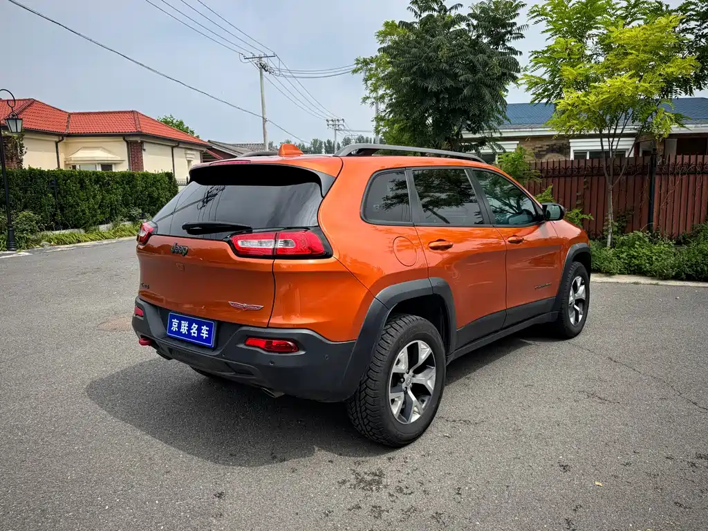 Jeep Cherokee 2014 — фото 13