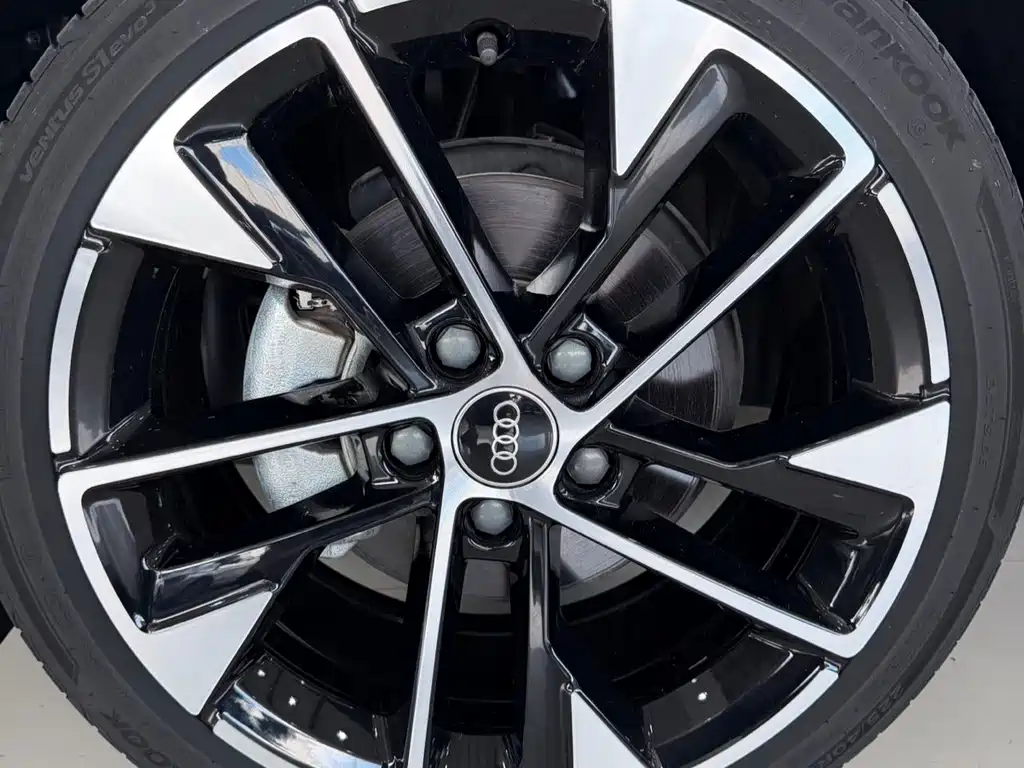 Audi A3 2023 — фото 15