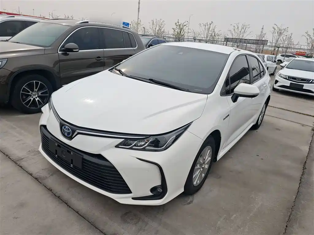 Toyota Corolla 2022 — фото 2