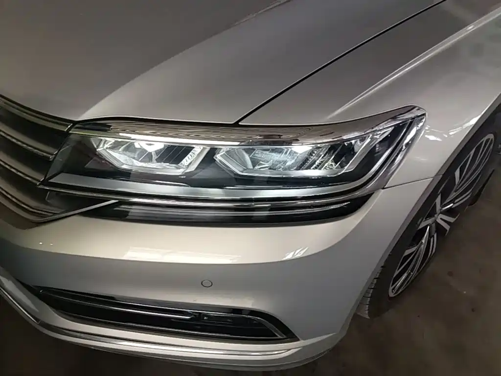 Volkswagen Phideon 2019 — фото 24