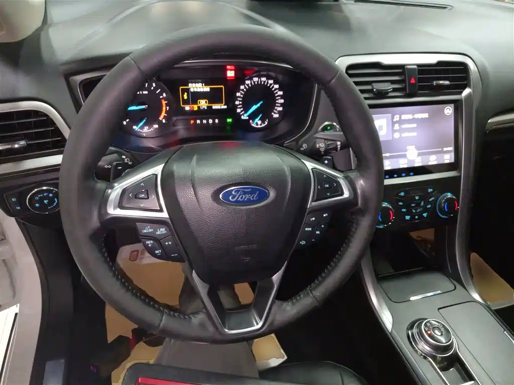 Ford Mondeo 2017 — фото 7