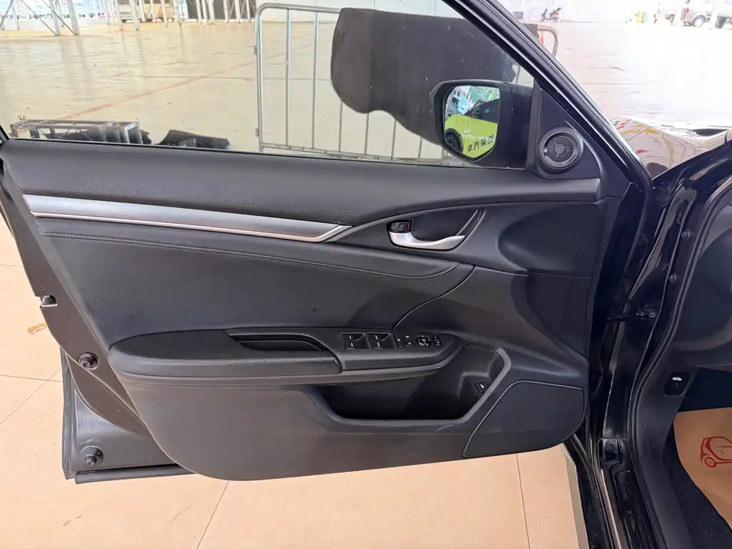 Honda Civic 2017 — фото 11