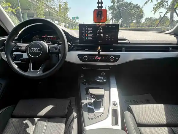 Audi A4L 2020
