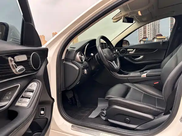 Mercedes-Benz C-Class 2019