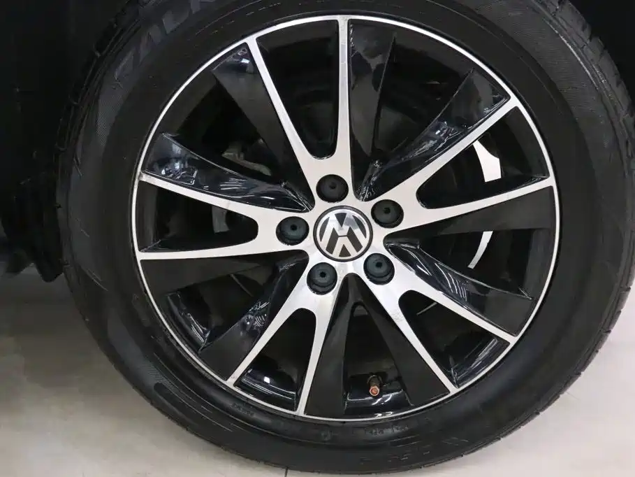 Volkswagen Tiguan 2017 — фото 18