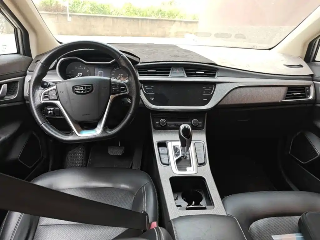 Geely Emgrand GS 2018 — фото 10