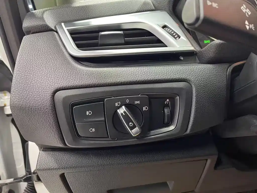 BMW 2 Series Active Tourer 2018 — фото 18
