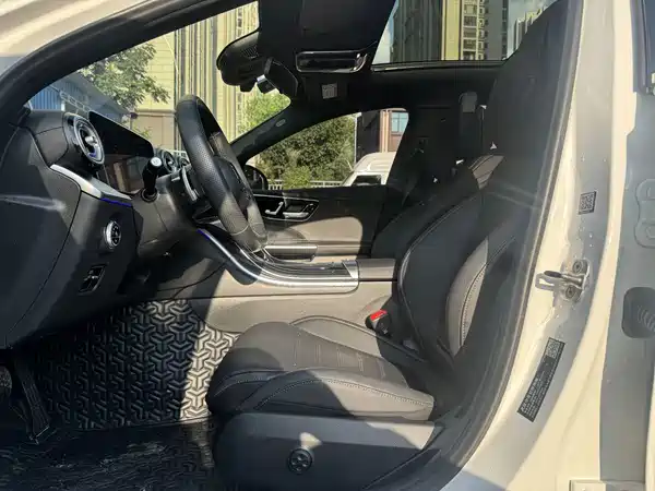 Mercedes-Benz C-Class 2024