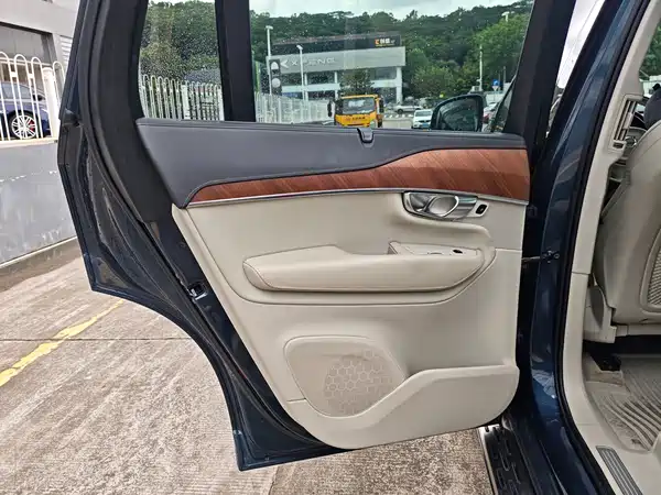 Volvo XC90 2019