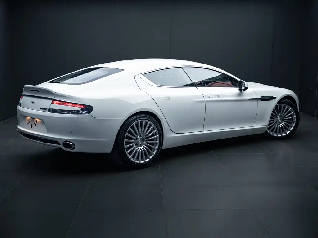 Aston Martin Rapide 2016 — фото 7